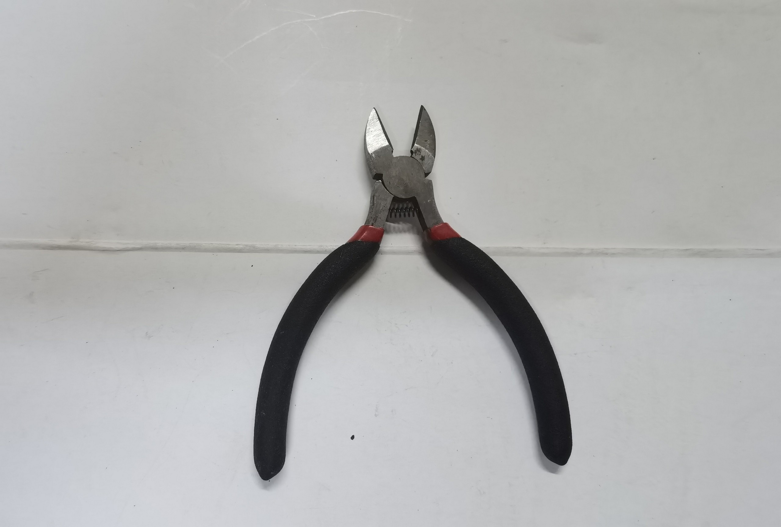 Kềm cắt 4.5 inch 1 cây
