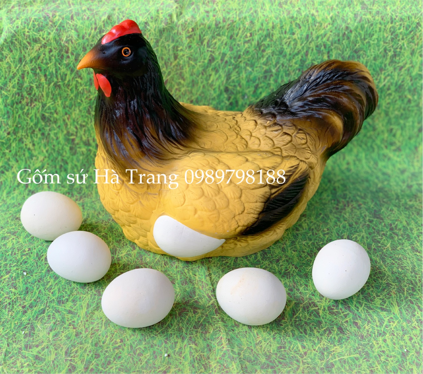 Tượng gà mái đẻ trứng ( con gà tài lộc ) gốm sứ Bát Tràng