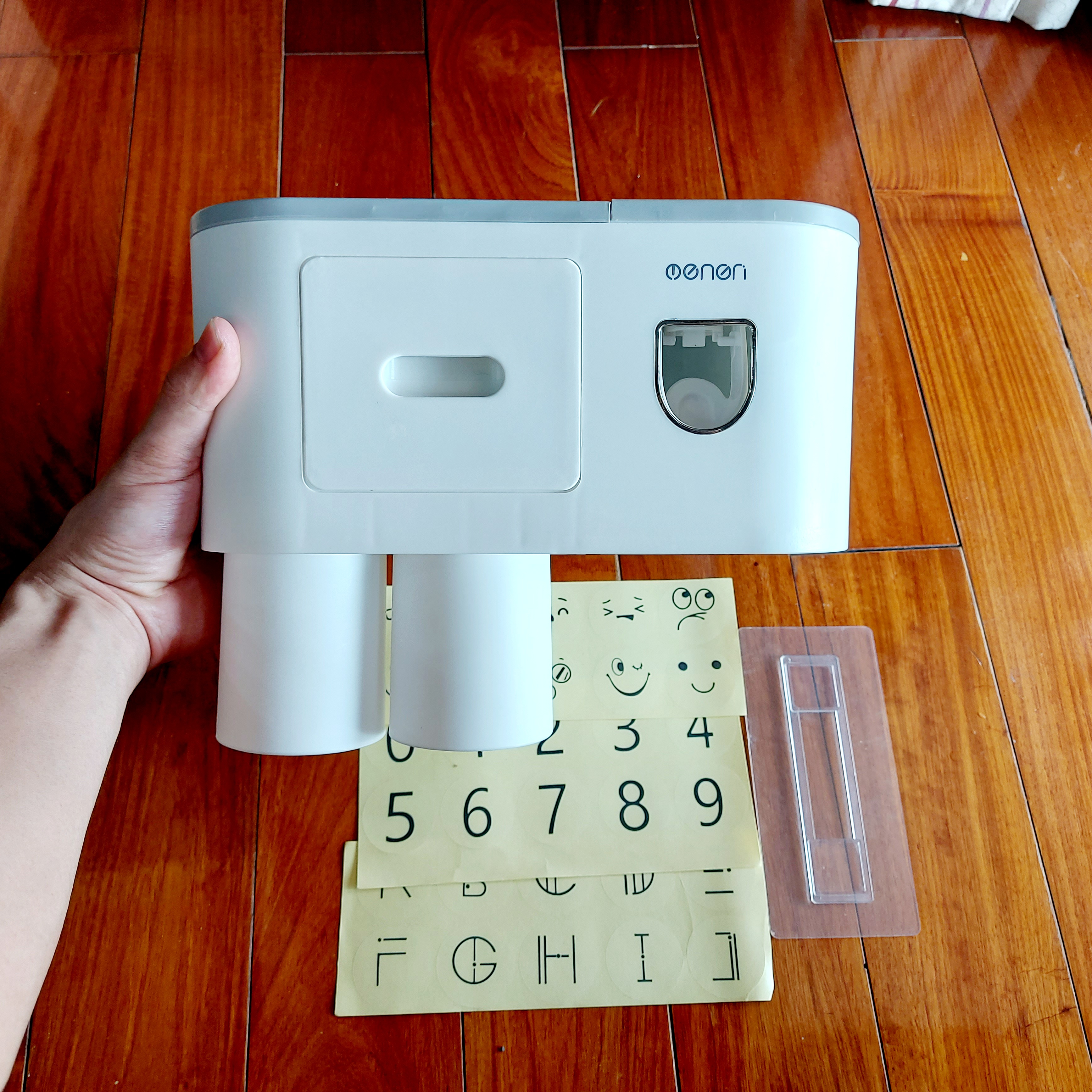 Kệ Để Bàn Chải Đánh Răng, Bộ Nhả Kem Đánh Răng Tự Động Kèm Cốc Thông Minh Dán Tường