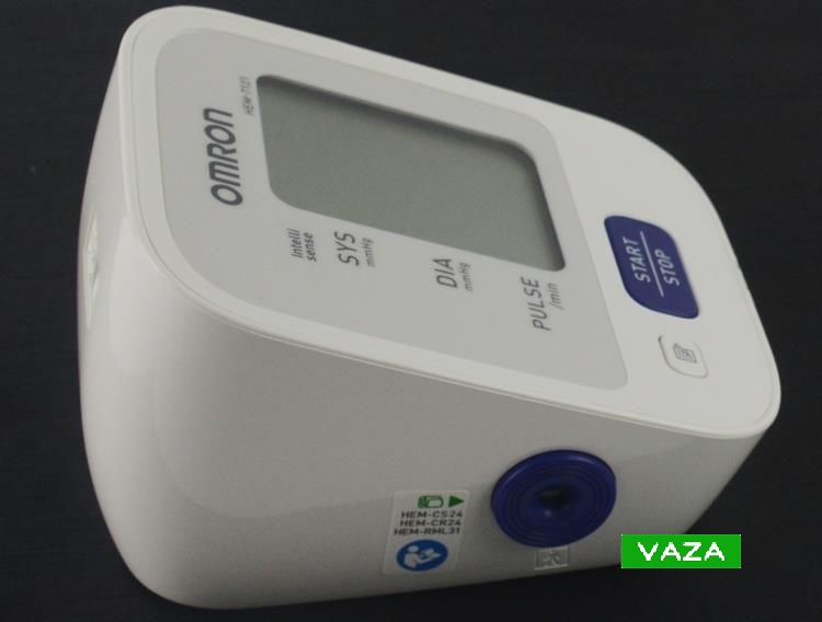 Máy đo huyết áp bắp tay Omron HEM 7121 (Trắng)