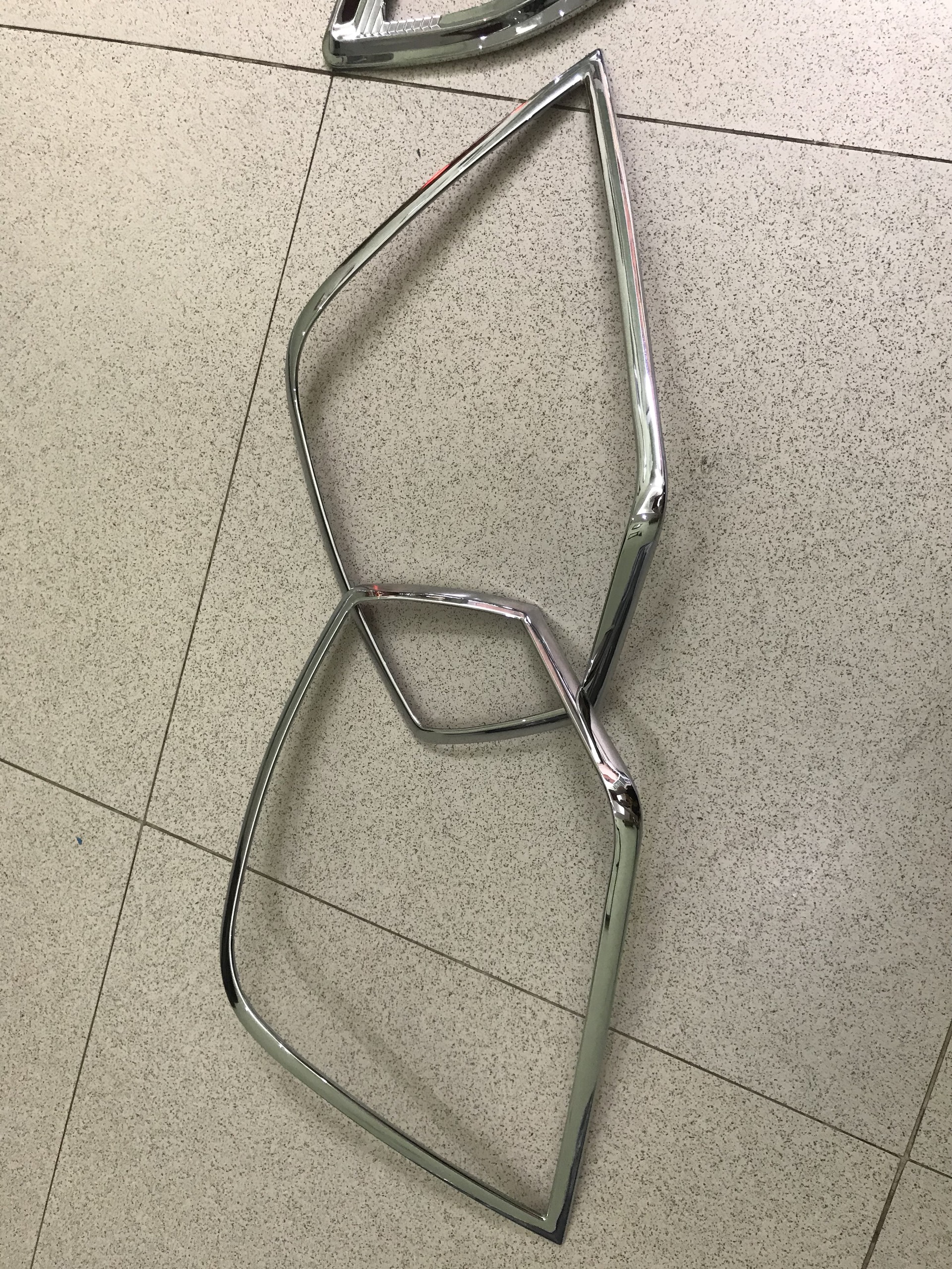 Bộ 2 Ốp viền đèn hậu + 2 ốp viền đèn pha mạ CROM xe Lacetti 2004-2010 dành cho bản Việt Nam