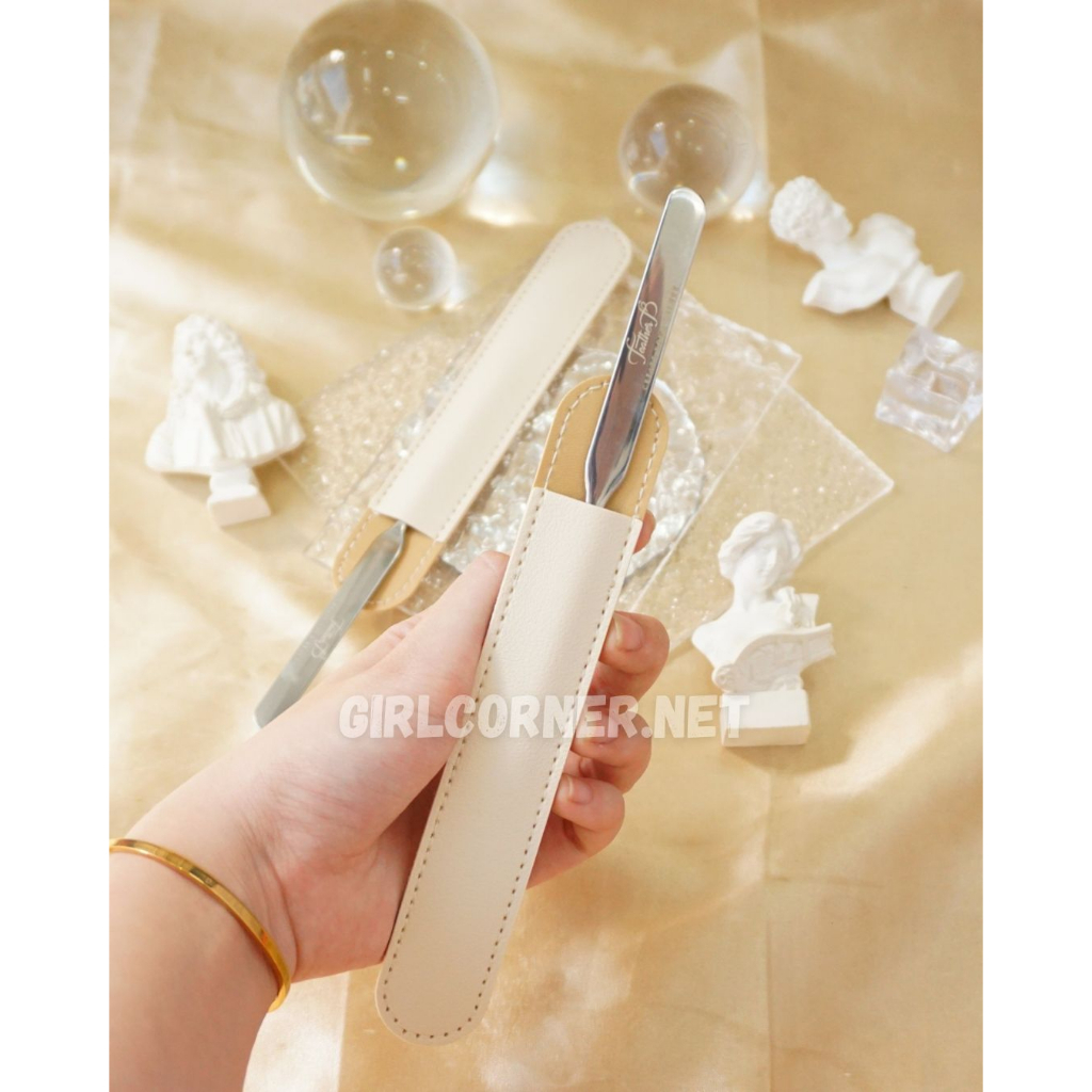 Thanh Tán Kem Nền Spatula Feather B