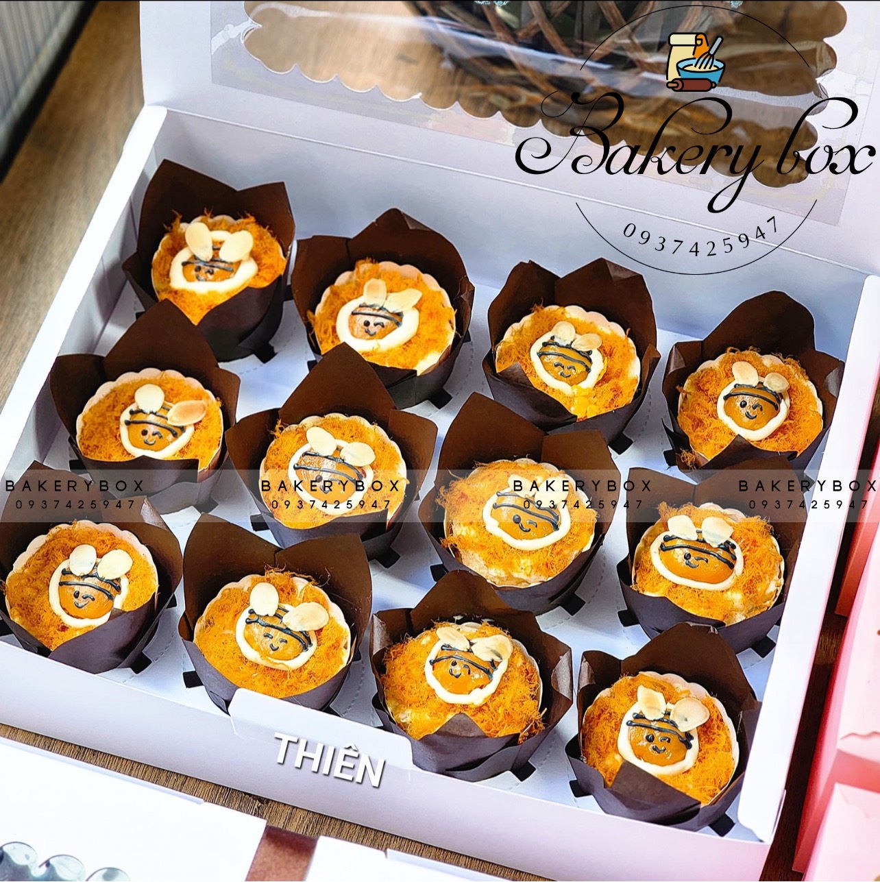 Set 5 | hộp giấy trắng đựng bánh cupcake có mặt kính trong suốt 12 ô
