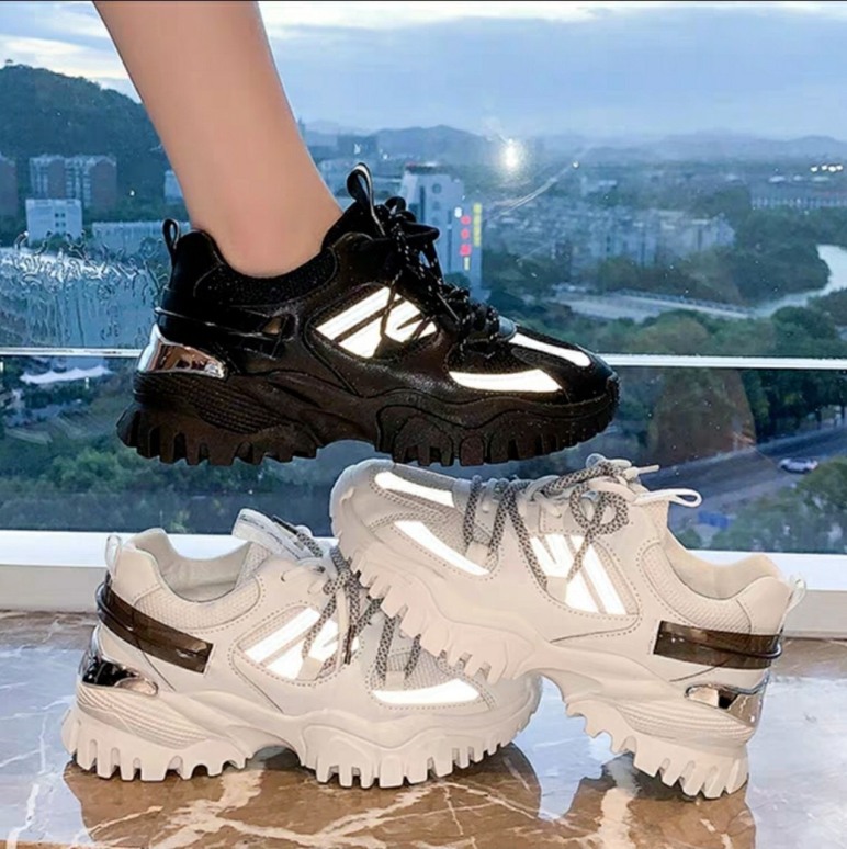 giày sneaker nữ hot trend 2020 phối phản quang lên chân cực đẹp giá rẻ