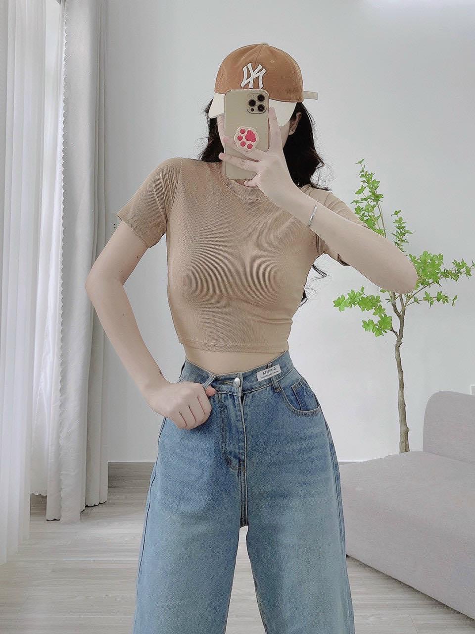 Chỉ 19k/ áo. Áo thun nữ CROTOP cổ tròn vải GÂN THÁI siêu mát siêu mịn phối đồ siêu xinh đi chơi dạo phố đều đẹp
