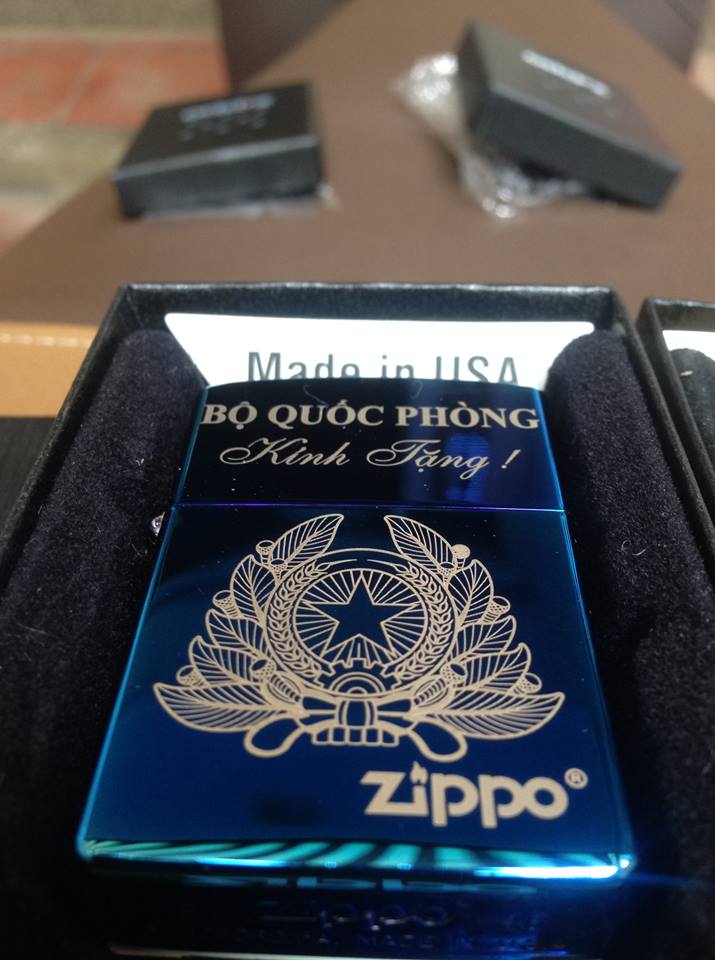 Zippo khắc laze logo quân - đội xanh