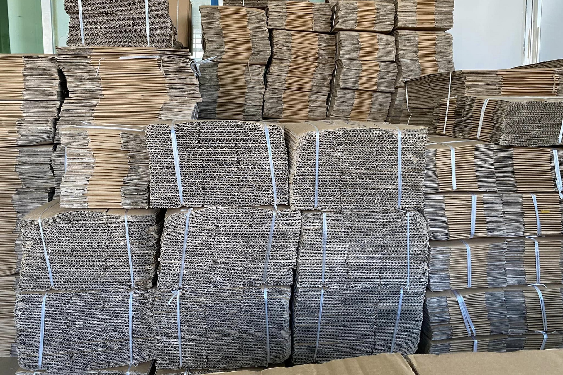 Thùng carton, hộp carton ship COD nhiều kích thước tùy chọn cho đóng gói hàng hóa vận chuyển giá tốt nhất tại Bình Minh PAT