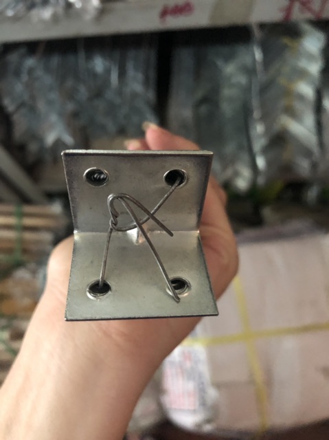 Ke góc 4 lỗ cân