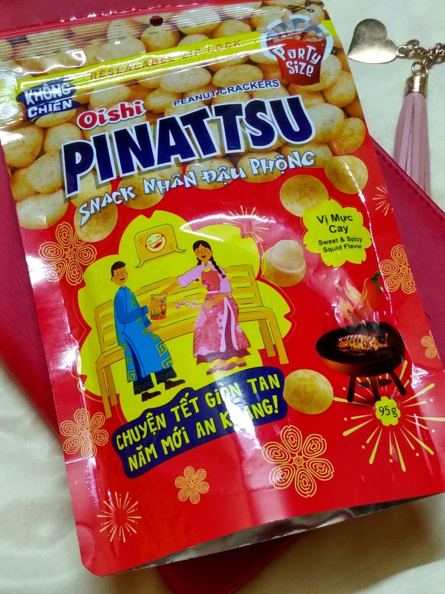 Đậu phộng vị mực cay Pinattsu Oishi (95g - Không chiên)
