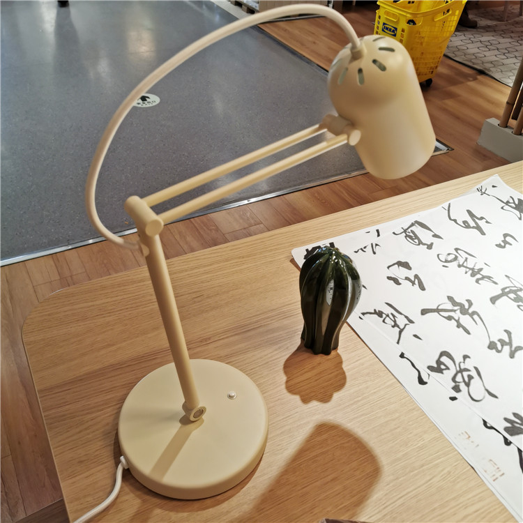Đèn bàn học, làm việc Tolft IKEA
