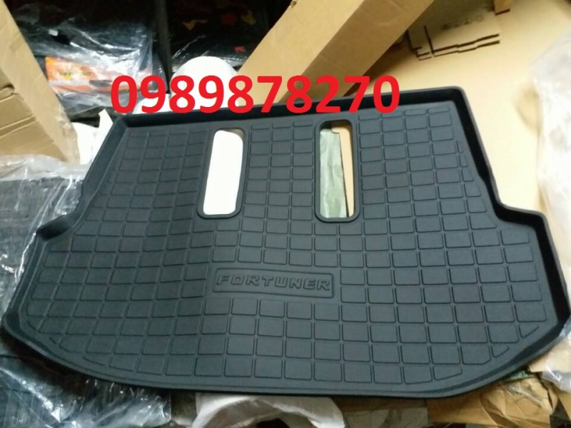 Lót cốp Fortuner