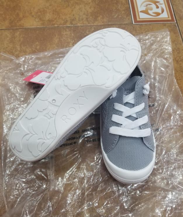 Giày nữ Sneaker Roxy vải xám xách tay Mỹ (size 37)
