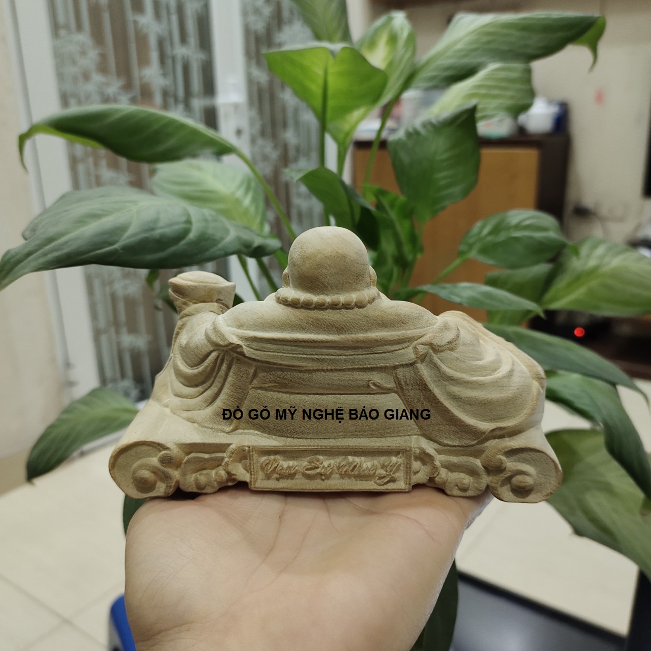 Tượng phật di lặc gỗ xá xị để mộc thơm phức