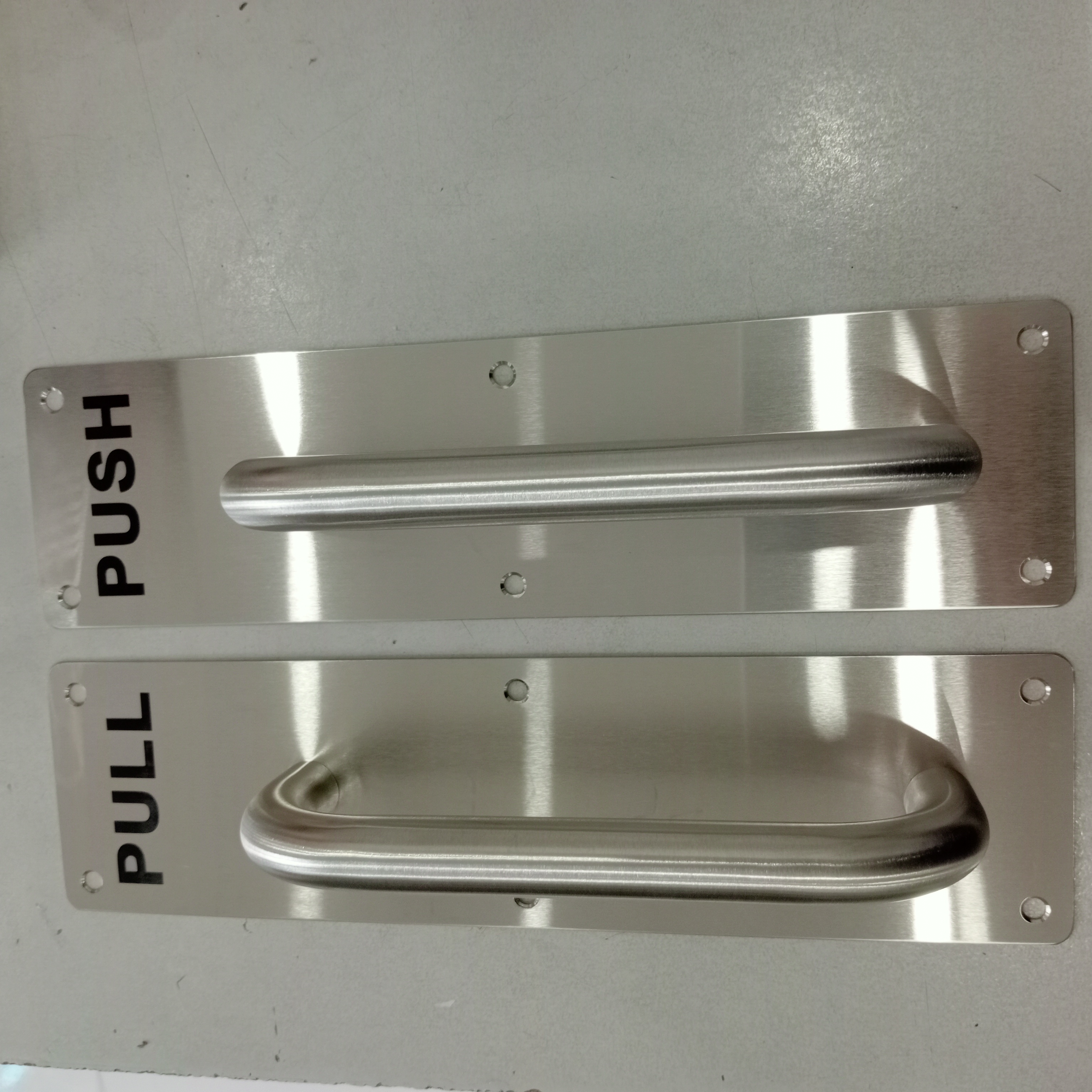 Tay nắm, kéo, đẩy cửa Pull-Push siêu đẹp