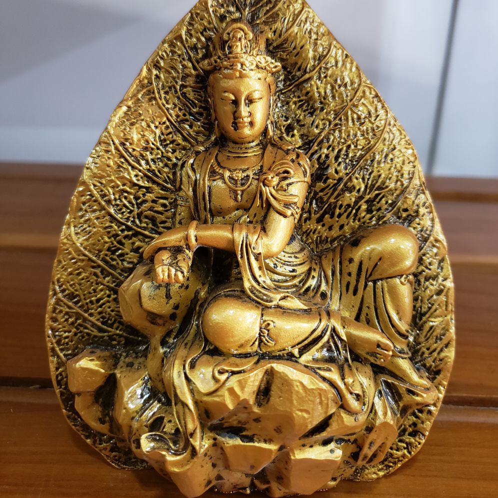 Tượng Phật Quán Âm Tự Tại lá Bồ Đề