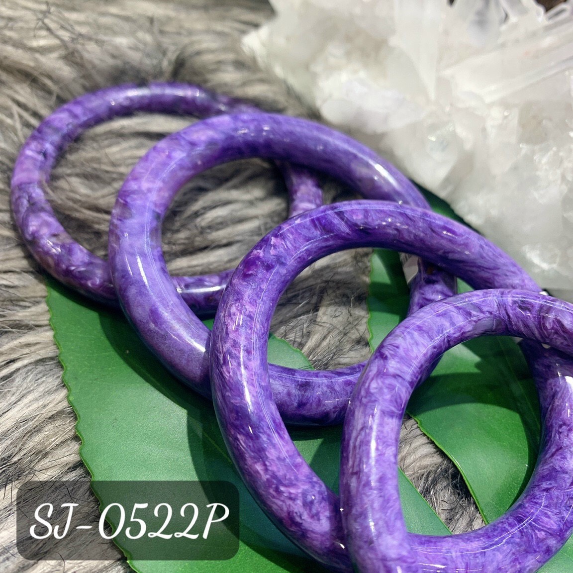 Vòng kiềng tròn mắt rồng màu tím mộng mơ size 54-56mm