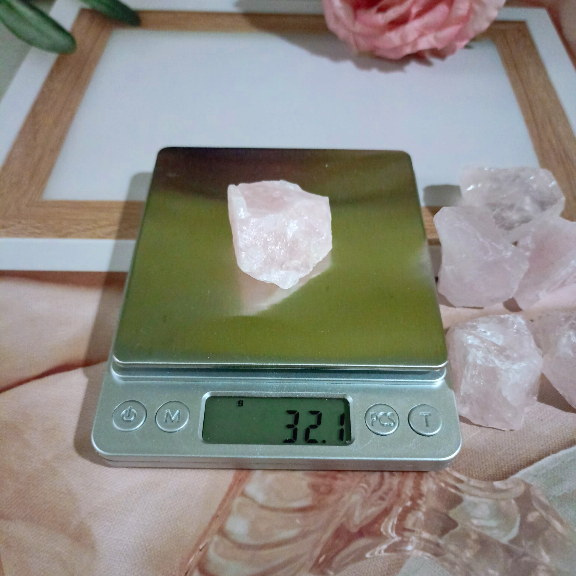 Viên thạch anh hồng thô (Rose Quartz) đá thanh tẩy