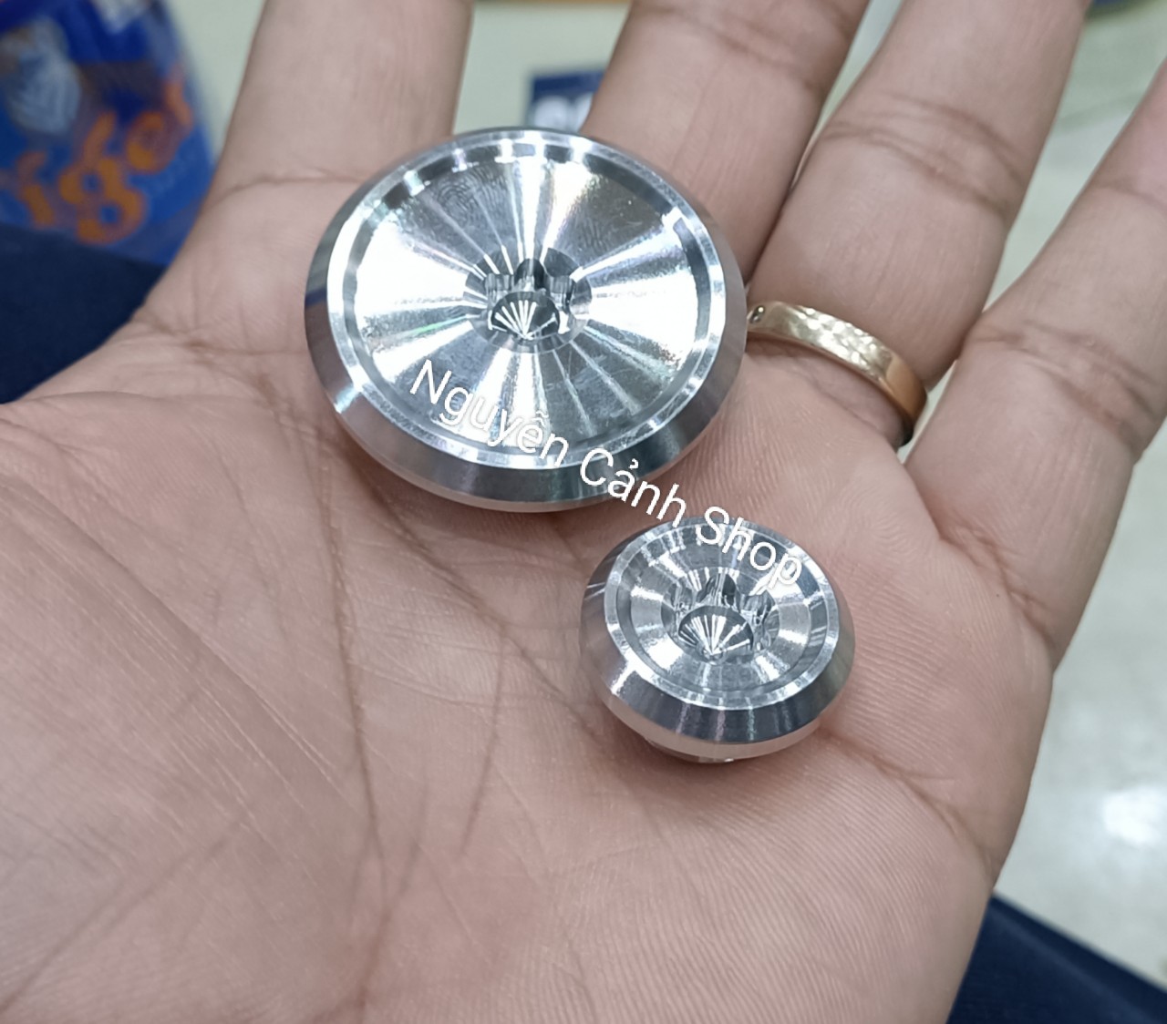 Ốc mâm lửa xe Wave ,xe Dream inox 304 sáng lấp lánh