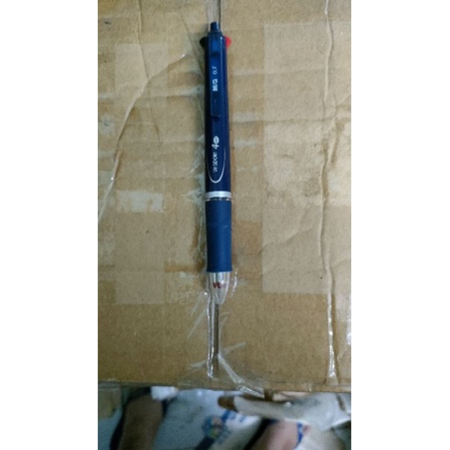 Bút bi bấm 4 ngòi 4 màu mực M&G Semi (0.7mm)