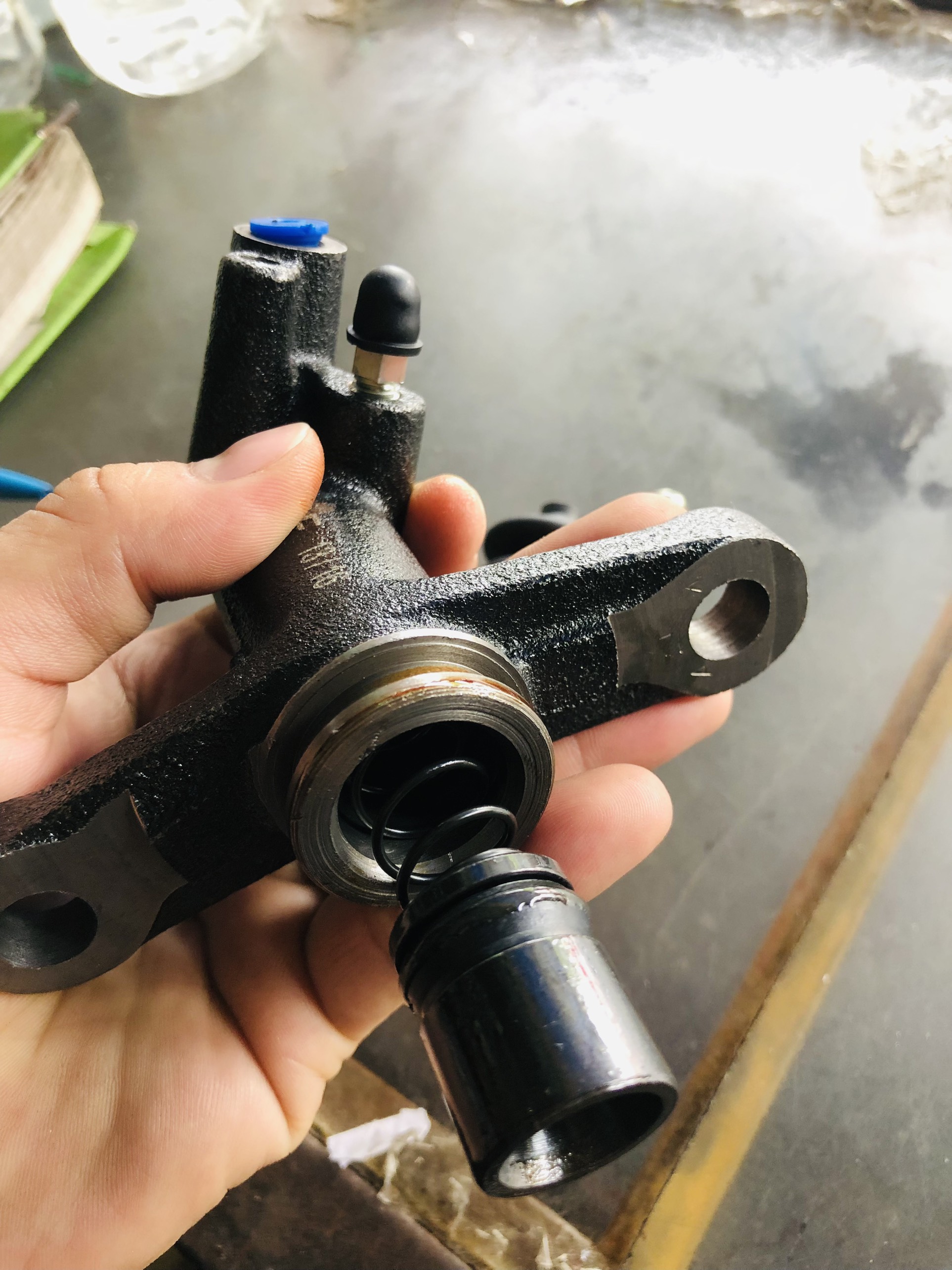 HEO CÔN TRÊN DƯỚI ISUZU HILANDER