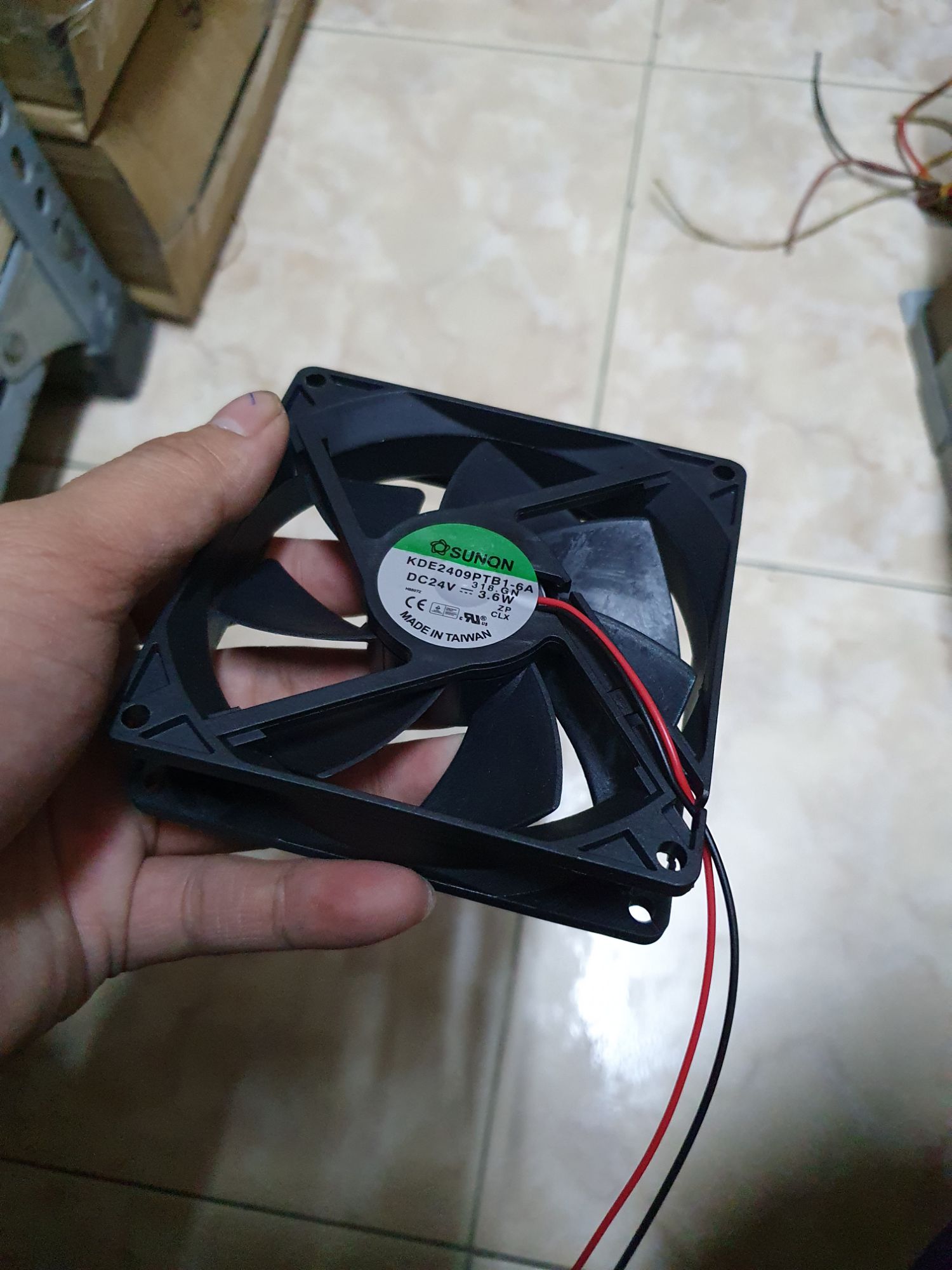 quạt tản nhiệt 9×9 cm dòng 24 vôn