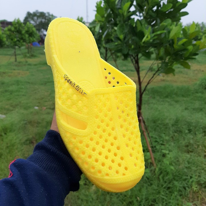 Plastic Honeycomb Slippers with Closed Toe for Rain