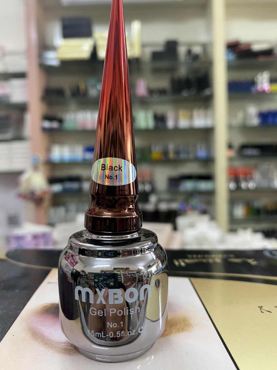 Sơn gel móng tay  mxbon lđen trắng ( lẻ 1 chai)