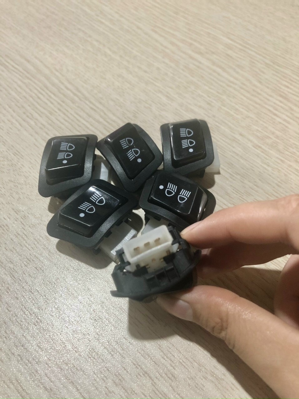 CÔNG TẮC ĐÈN TRỢ SÁNG CAO CẤP