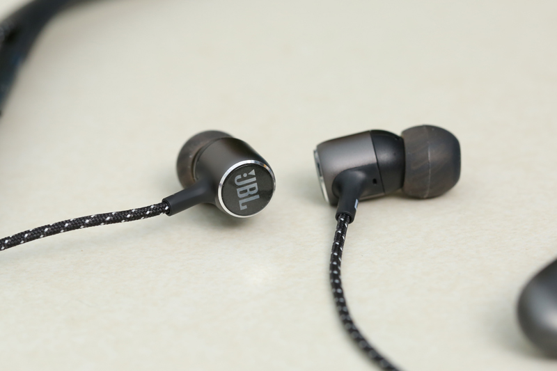Tai nghe Bluetooth JBL LIVE200 Đen