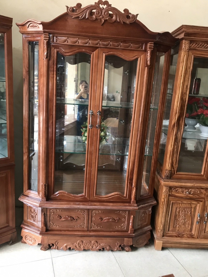 Tử Trưng Bày Phòng Khách Sang Trọng