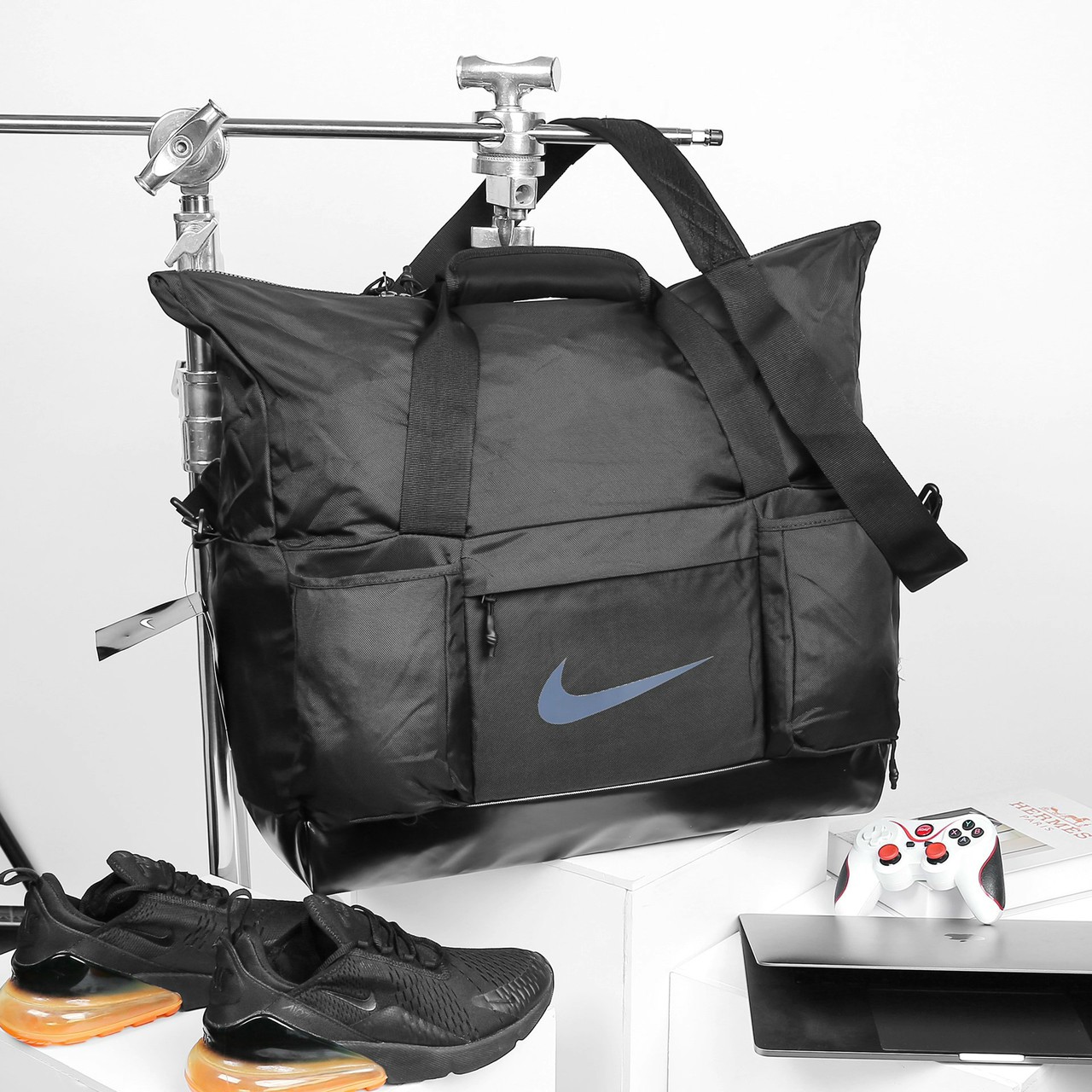 Túi xách du lịch size lớn Nike Vapor Speed Men’S Training Duffel 63L đựng quần áo cho 1-3 người