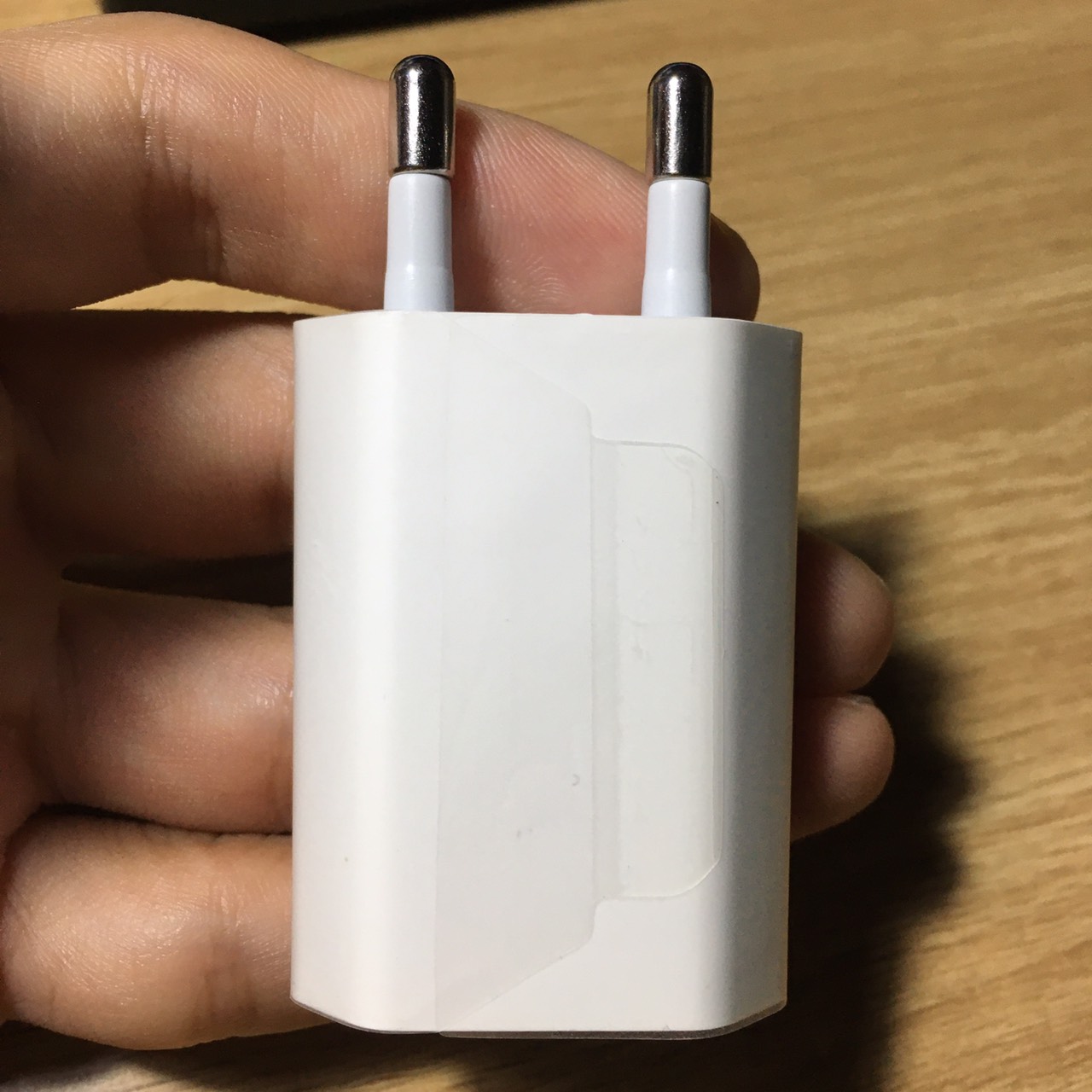 Củ Sạc iPhone Dẹp 2 chân tròn chuẩn Việt Nam