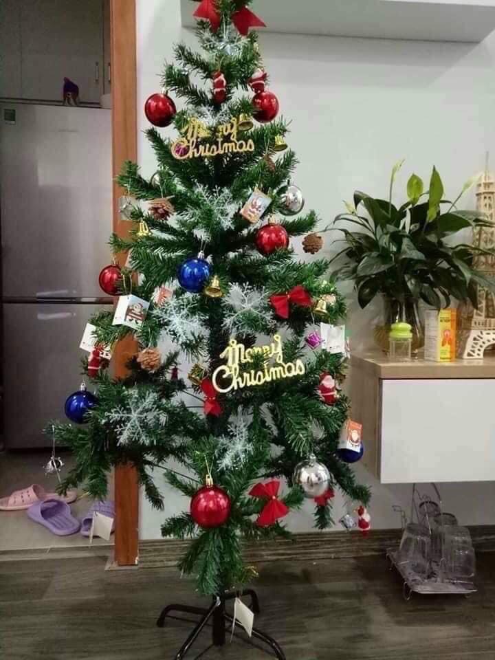 CÂY THÔNG NOEL CAO CẤP  FULL PHỤ KIỆN