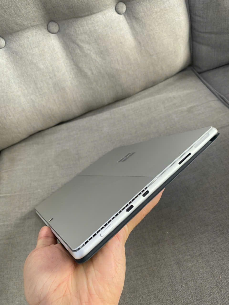 Laptop 2 trong 1 Microsotf Surface Pro 8 đẳng cấp doanh nhân
