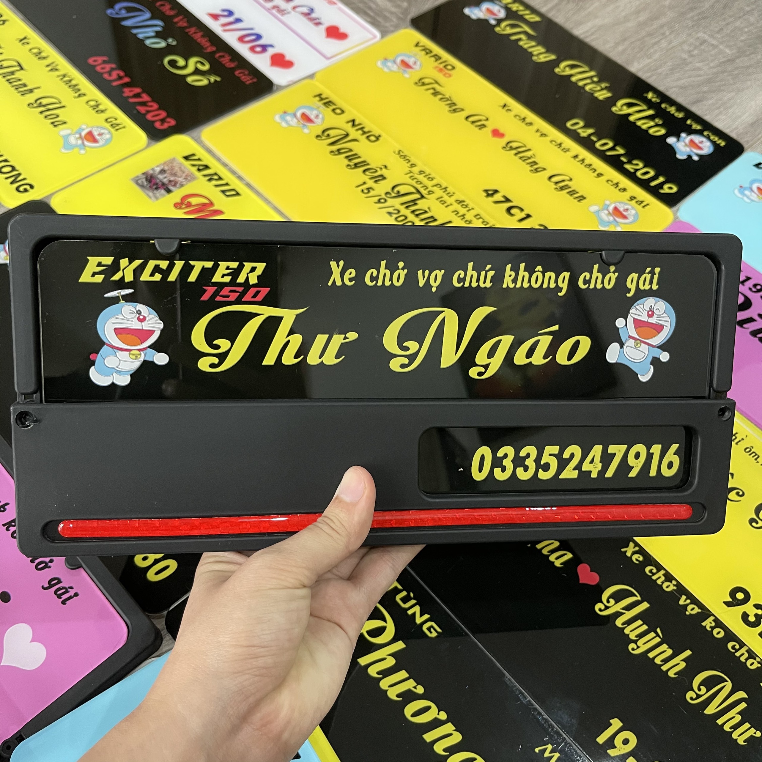 Bảng tên Indo thiết kế theo yêu cầu - Kèm pat ốc đầy đủ