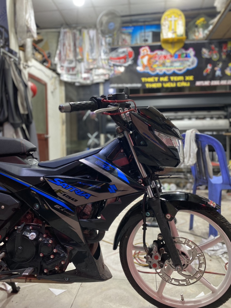 Tem Rời Satria màu đen xám xanh