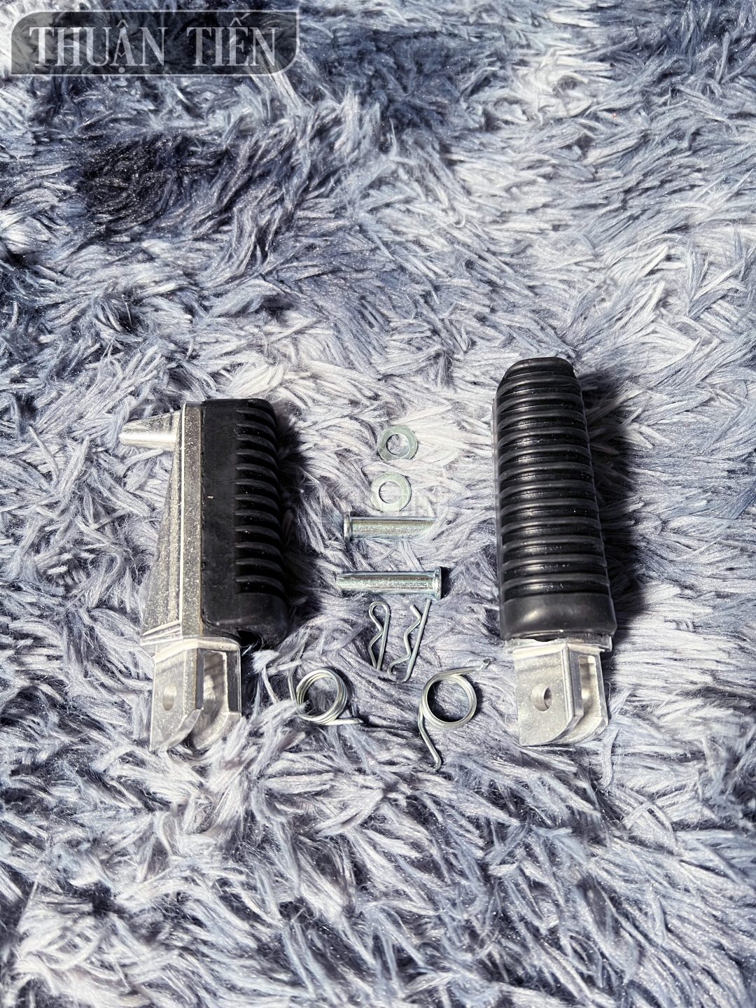 Gác chân trước exciter 155, đúng mẫu zin dùng thay thế gác chân zin hư, cũ - hàng chất lượng, giá tốt