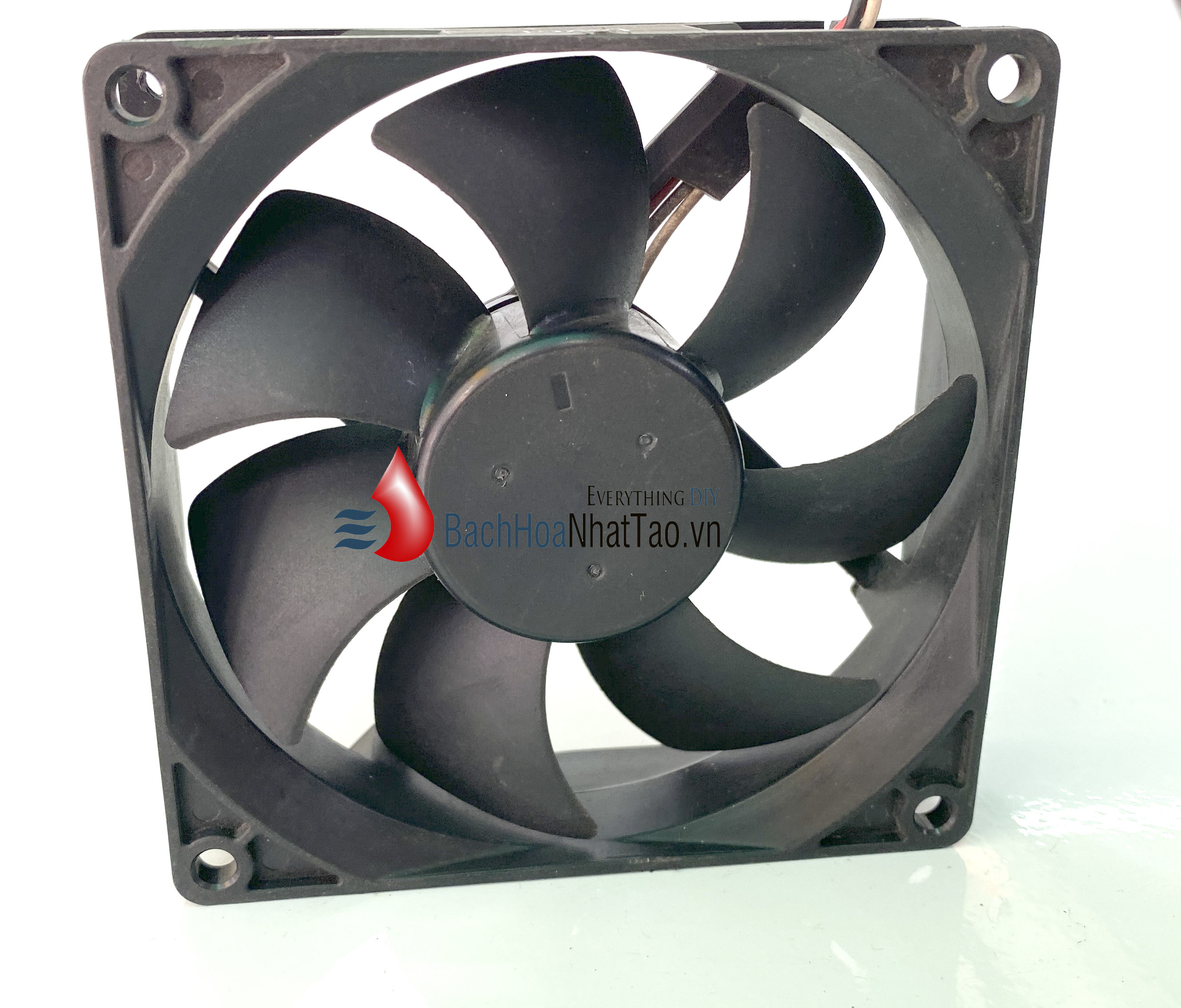 Quạt DC ACE 12v-0,41a vuông 9cm