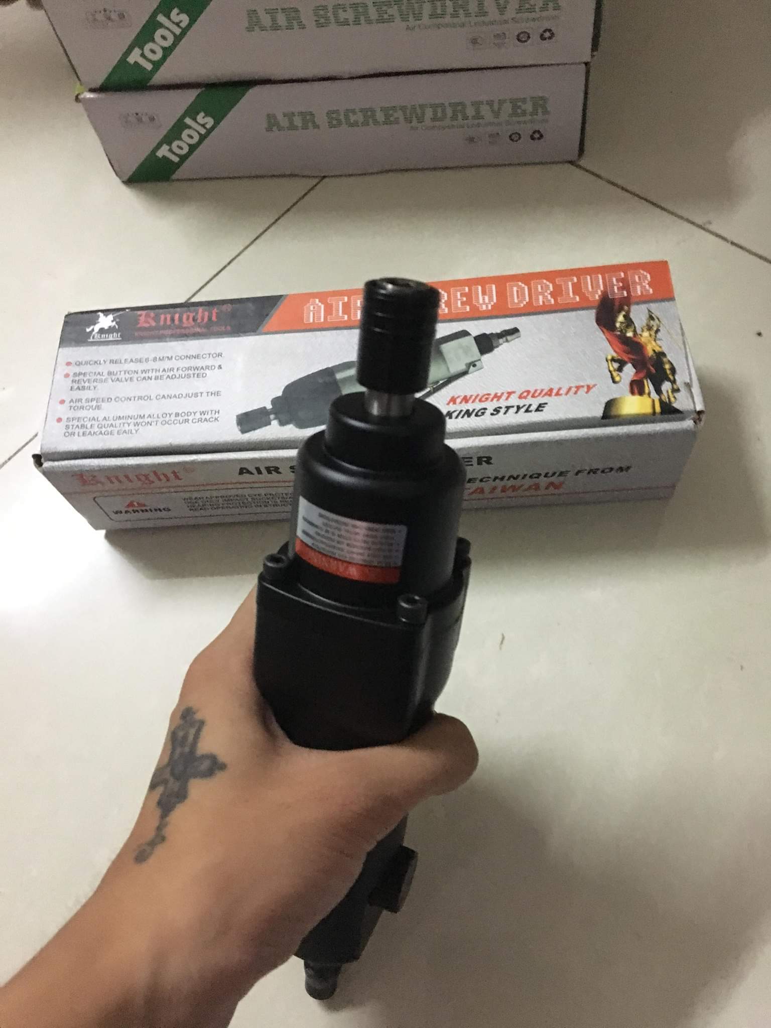 Máy bắn vít mini màu đen thương hiệu Knight Có Búa