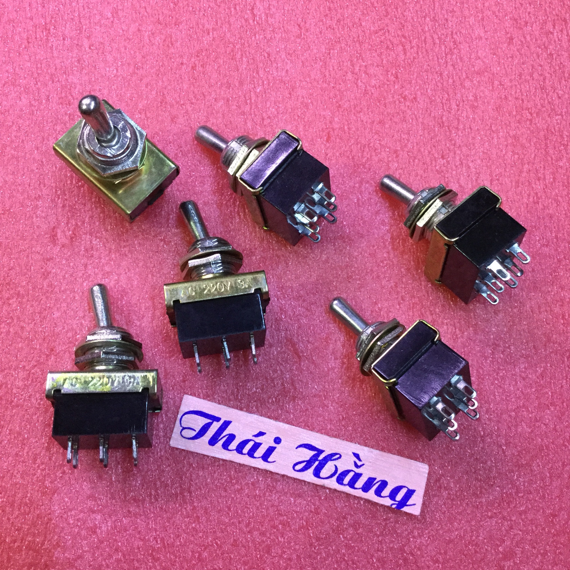 Công tắc kn3-3 tắt /bật 6 chân
