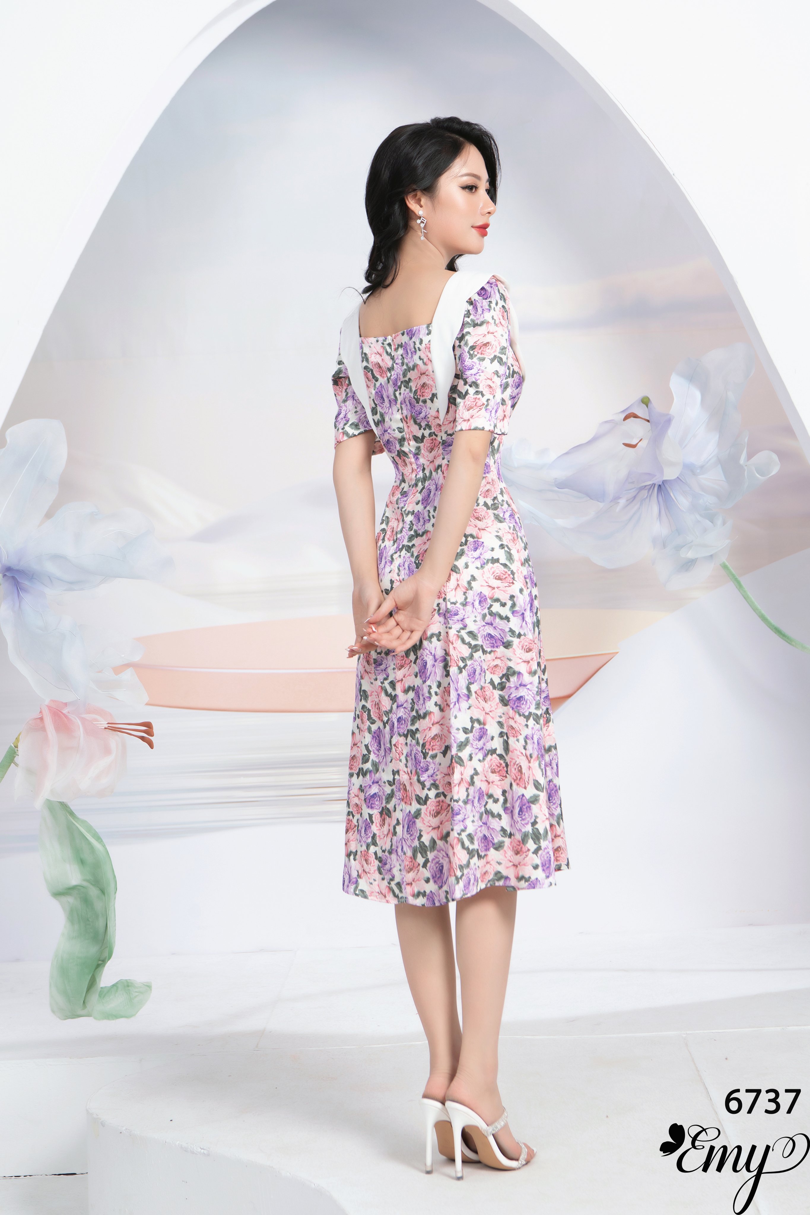 Đầm EMY EM6737 Xoè Cổ Vuông Phối