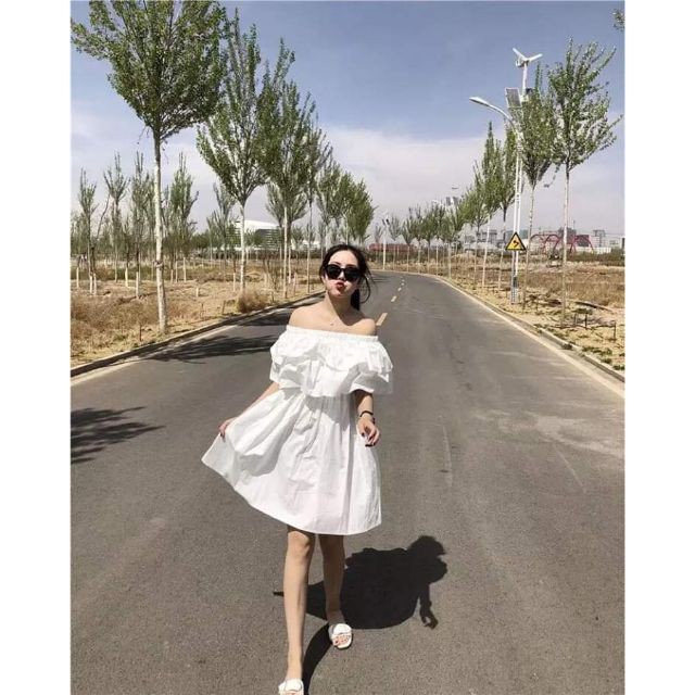 Váy trễ vai màu trắng siêu xinh