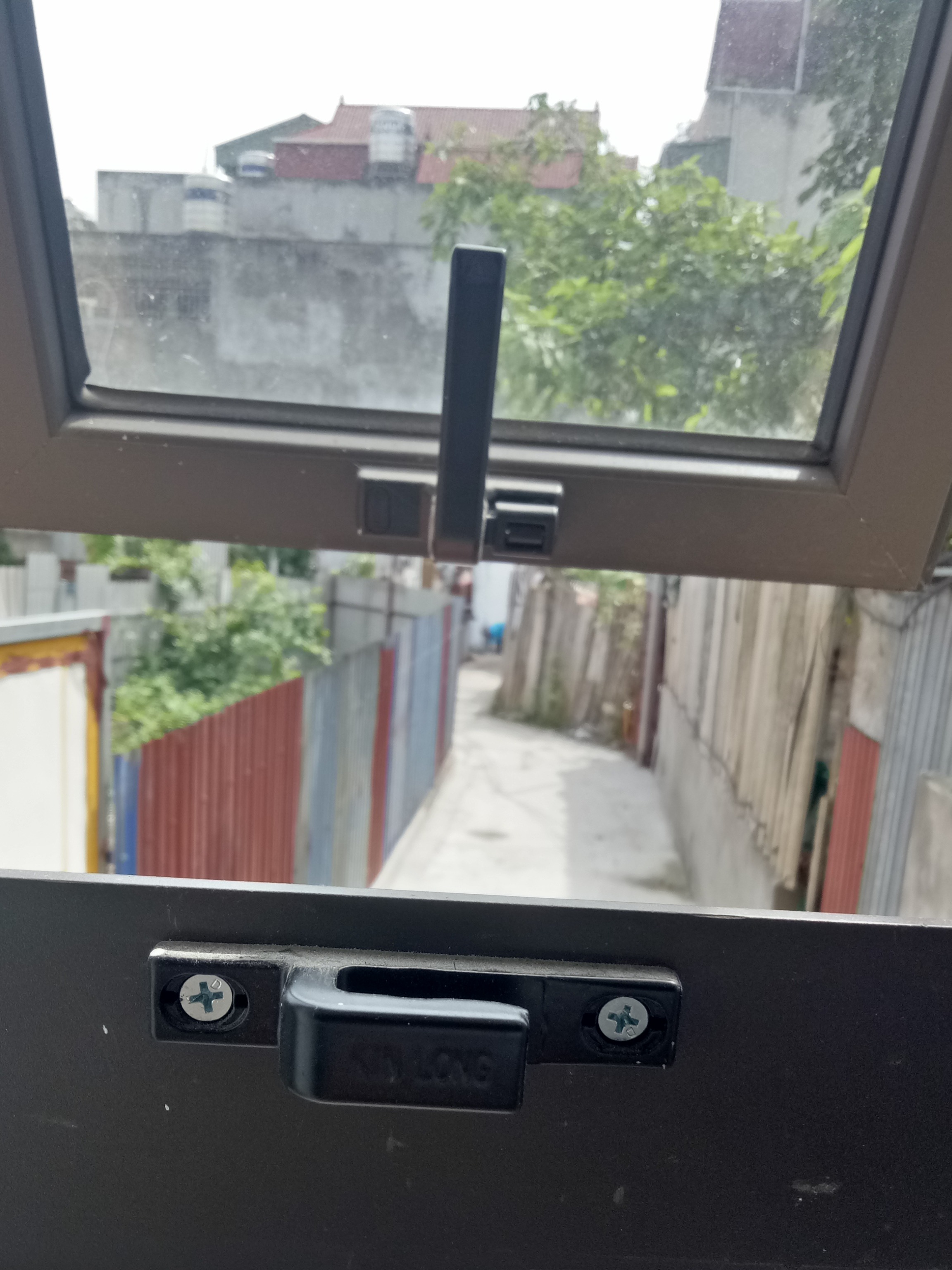 Tay cài cửa nhôm cho cửa sổ mở quay mở hất.Tay Gạt Cửa Sổ Hệ Nhôm Việt Pháp - Loại 1 to dày