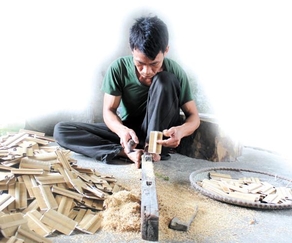 LƯỢC CHẢI CHẤY CHÍ TRE LOẠI ĐẸP