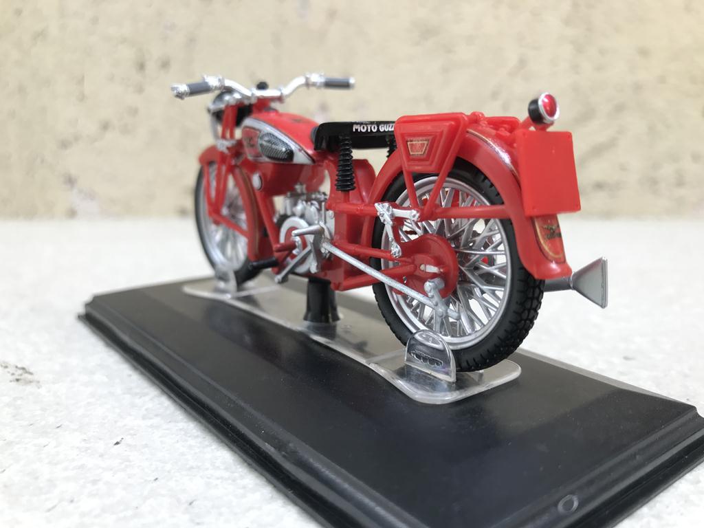 [HCM]Mô hình xe mô tô cổ GUZZI CALIFORNIA - 1:22