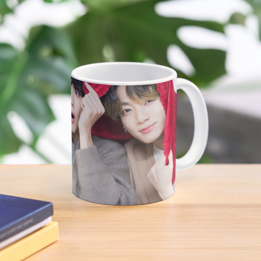 Cốc sứ uống trà cà phê in hình BTS Christmas