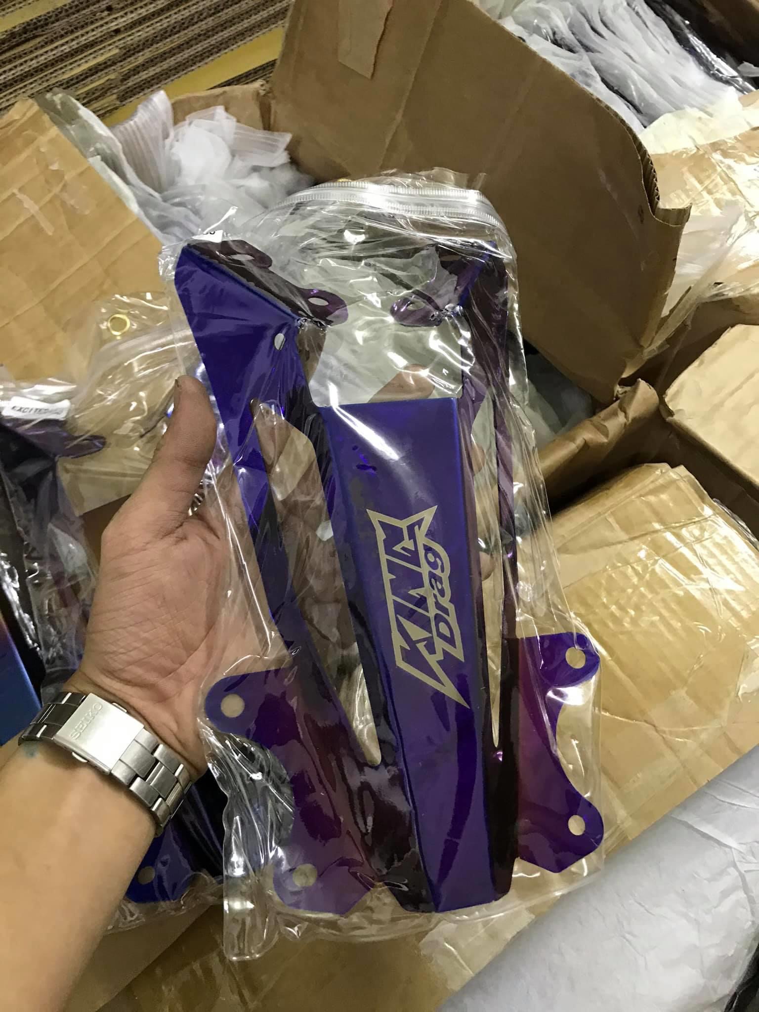 ỐP ĐUÔI DÈ TITAN CHO EXCITER 150 MẪU MX KING SIÊU CHẤT