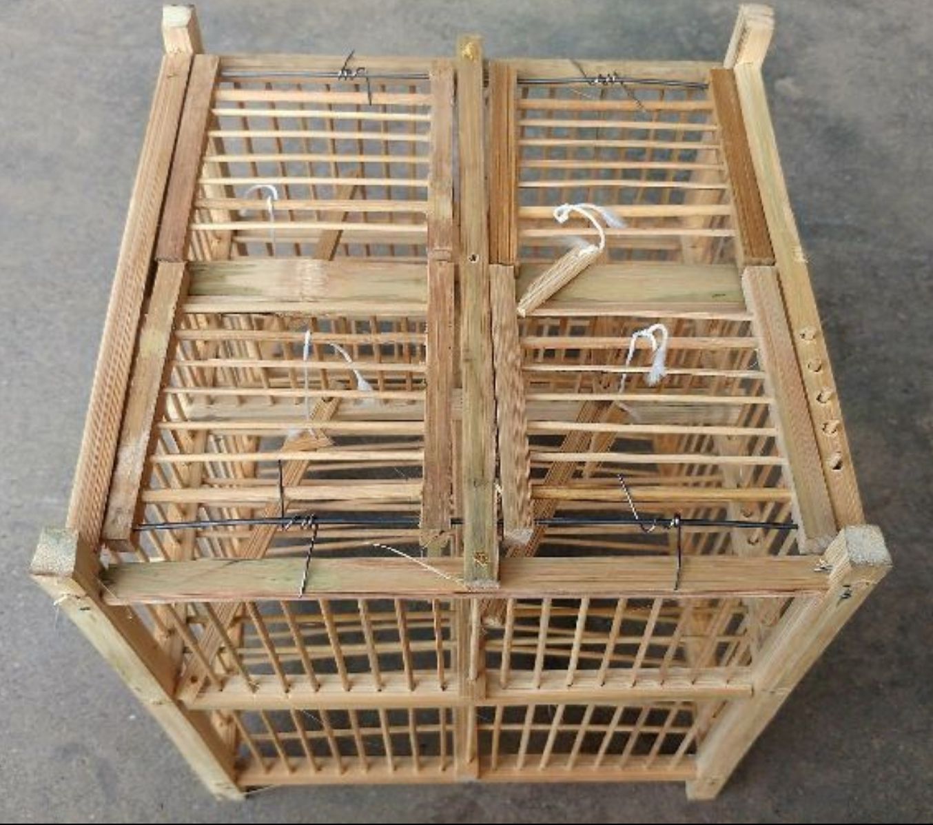 Lồng bẫy chim 4 cửa, 4 ngăn chất liệu tre