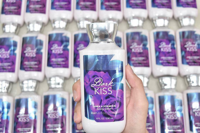 Dưỡng Thể Bath & Body Works - Dark Kiss 236ml