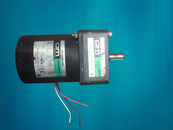 Mô tơ (motor) giảm tốc 220V